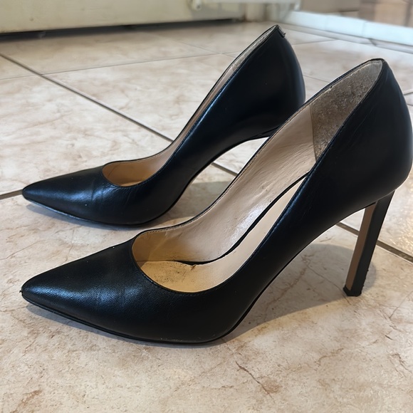 Black leather pumps - Picture 5 of 5